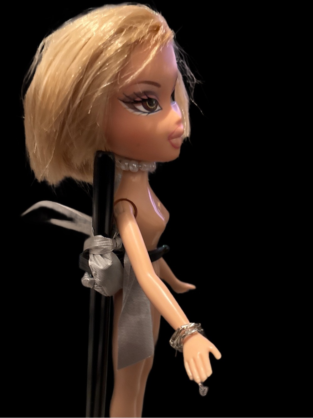 2001 Bratz Original Chloe Blonde Fashion Doll with Pink Makeup - Picture 12 of 13